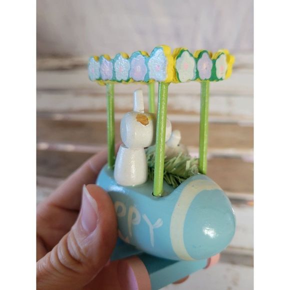 Wooden shabby chic Easter Bunny engine spring decor - Picture 6 of 7